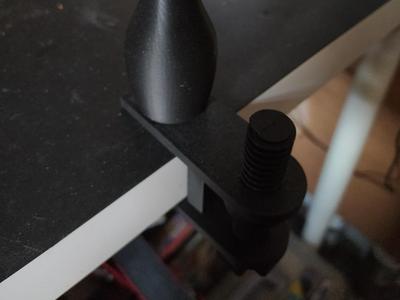 Bench vise for painting handle