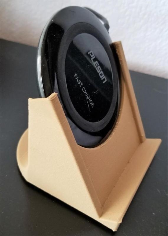 PLESON and Yootech Stand for flat wireless cell charger
