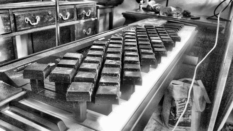 Isomorphic Keyboard Piano Overlay