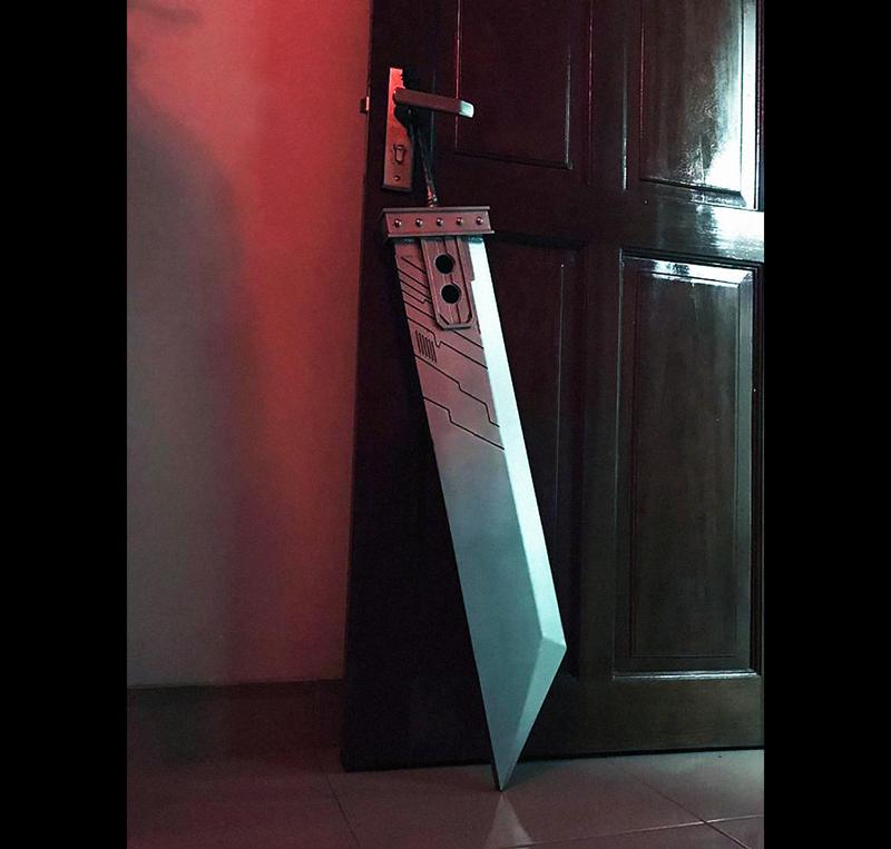 Buster Sword Cloud - Final Fantasy VII Remake