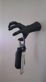 Hands that Hold Keys / Creepy hand EDITED / Key holder / Jewelry Holder/decoration/No supports / Print in place