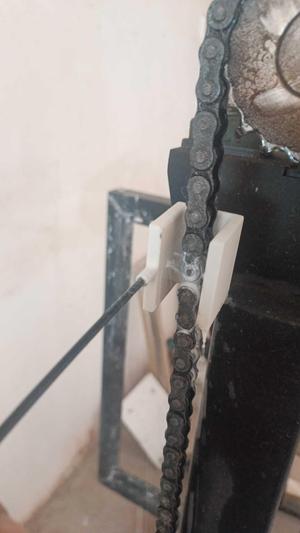 motorcycle chain lubrication device