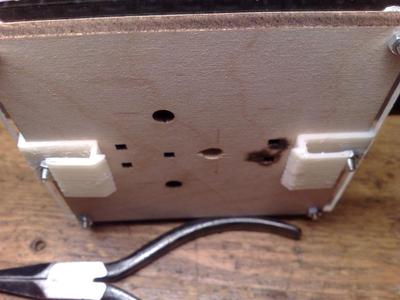Build platform clip