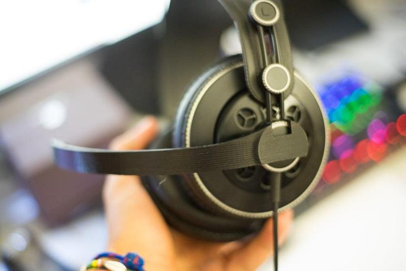 Microphone holder for Superlux HD681