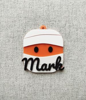 Mummy head name tag - Mark