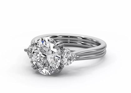 Oval cut engagement ring