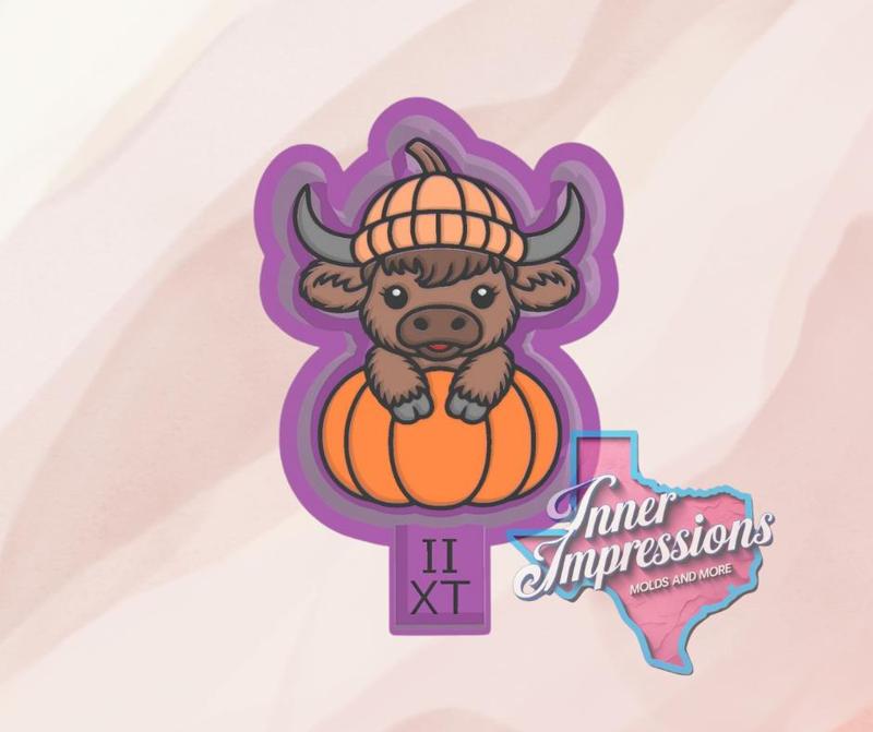 Pumpkin Hat Highland Cow Freshie Mold