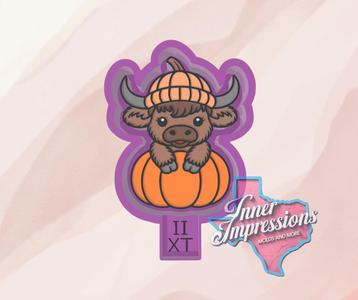 Pumpkin Hat Highland Cow Freshie Mold