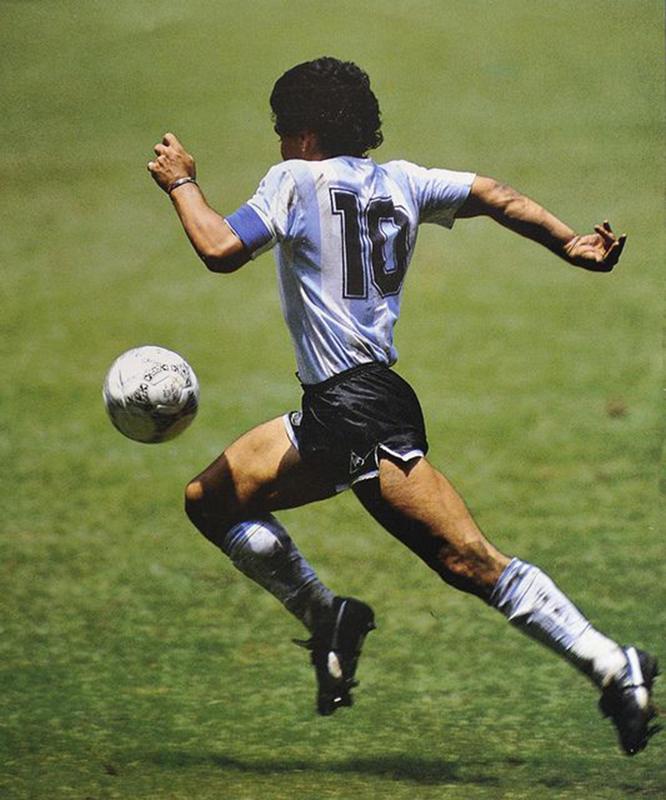 Diego Armando Maradona Running at 86 Mundial Wall Sculpture 2D