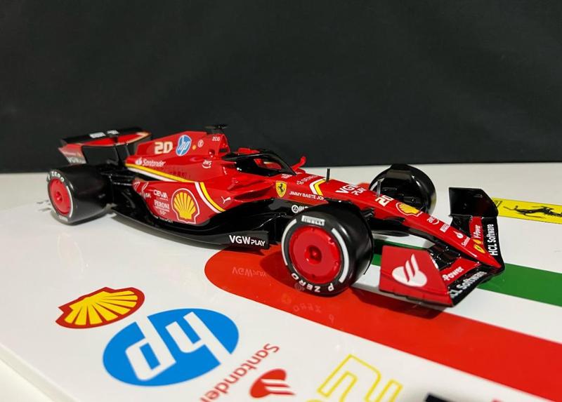 F1 CAR FERRARI F1-75 2022 1:18