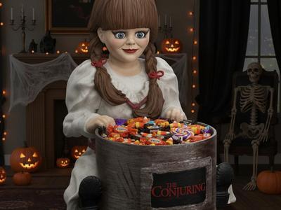 Horror bucket candy Annabelle
