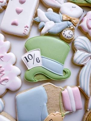 4 sizes - Mad Hatter Top Hat Alice in Wonderland Shape Cookie Cutter - SHARP cutting edges