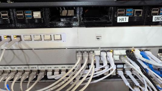 Ubiquiti UniFi Switch Ultra 210W (USW-Ultra-210W) 19" RACKMOUNT - With Keystone   