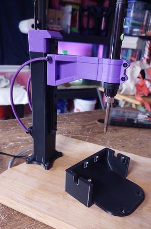 Bolt on base for MGN12H heat insert press