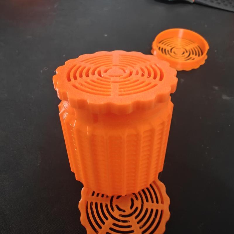 Thicker silica gel container cap for better grip