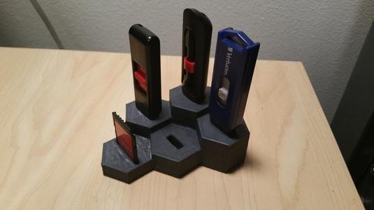Hexagons USB Stand