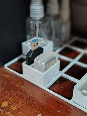 Gridfinity SD Cards & Reader Holder
