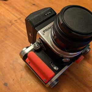 Praktisix Pentacon Six hand grip