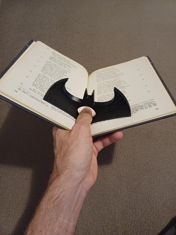 batman book page holder
