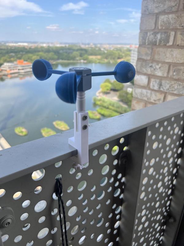 Clamp for wind spinner models