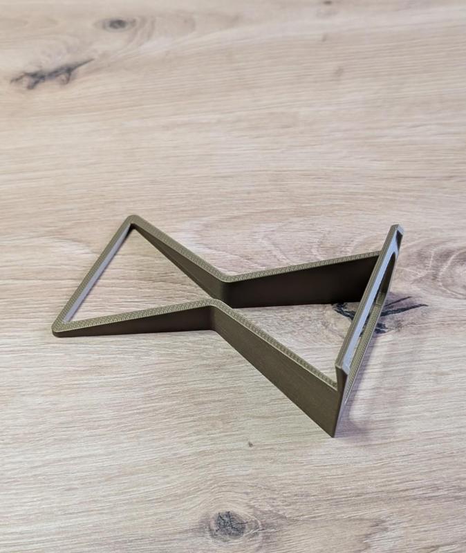 Stand for game/dvd box