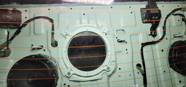 Accord 10th Gen (2018, 2019, 2020, 2021, 2022) 8" Subwoofer Adapter for DS18-ZR8