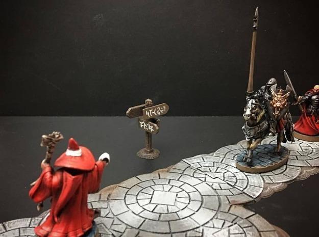 Delving Decor: Roadside Signpost (28mm/Heroic scale)