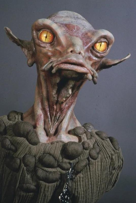 Bzzit Khaht Figure head- Star Trek 4