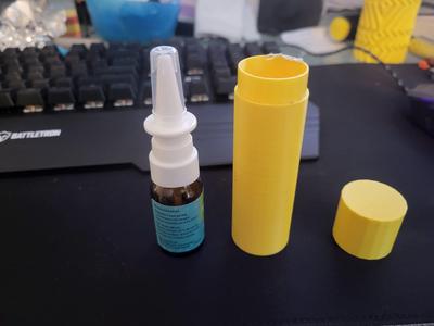 Nose spray protector