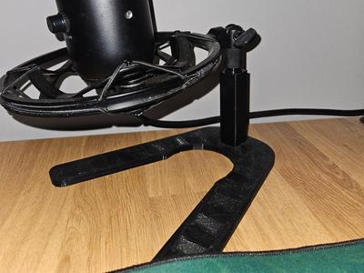 Yeti desk stand for radius shock mount