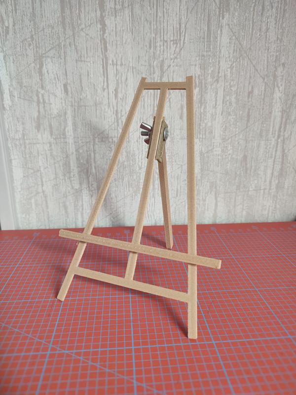 Easel for decoration and presentation