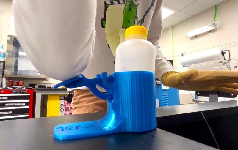 Hands Free Wash Bottle Squeezer