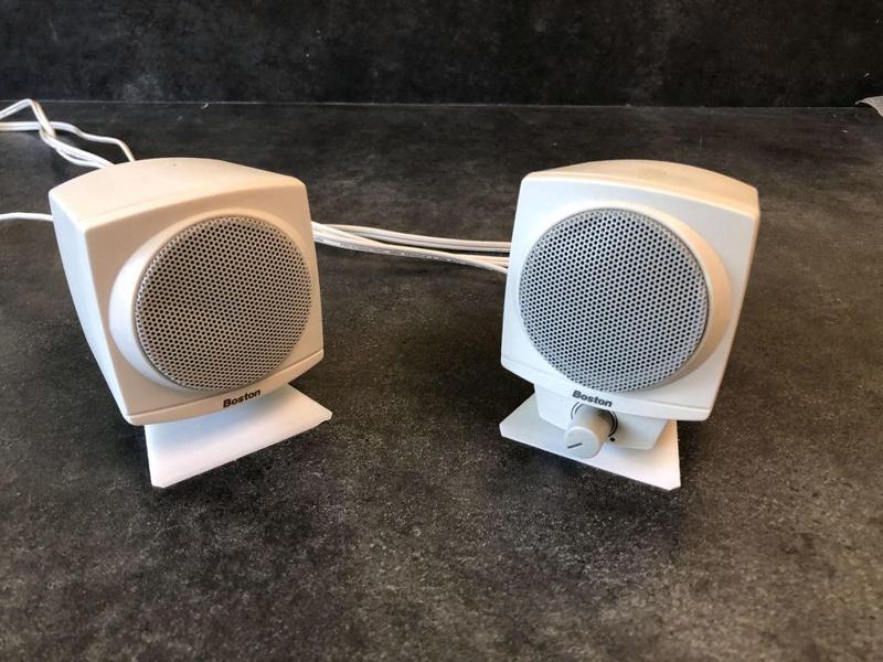 MicroMedia speaker stand