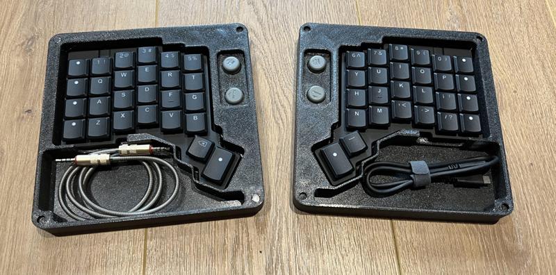 ZSA Voyager Carry case