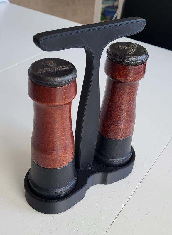 Skeppshult salt and pepper stand