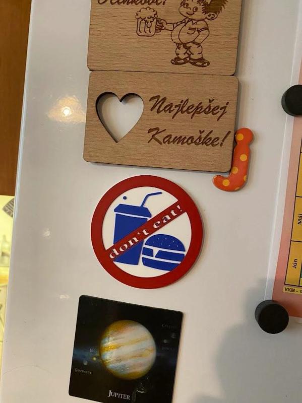 Don't eat! /Nežer/ Fridge magnet