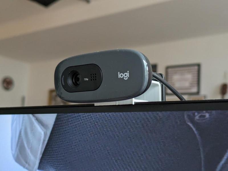 Logitech C270 webcam bracket for LG 27MP500-B screen