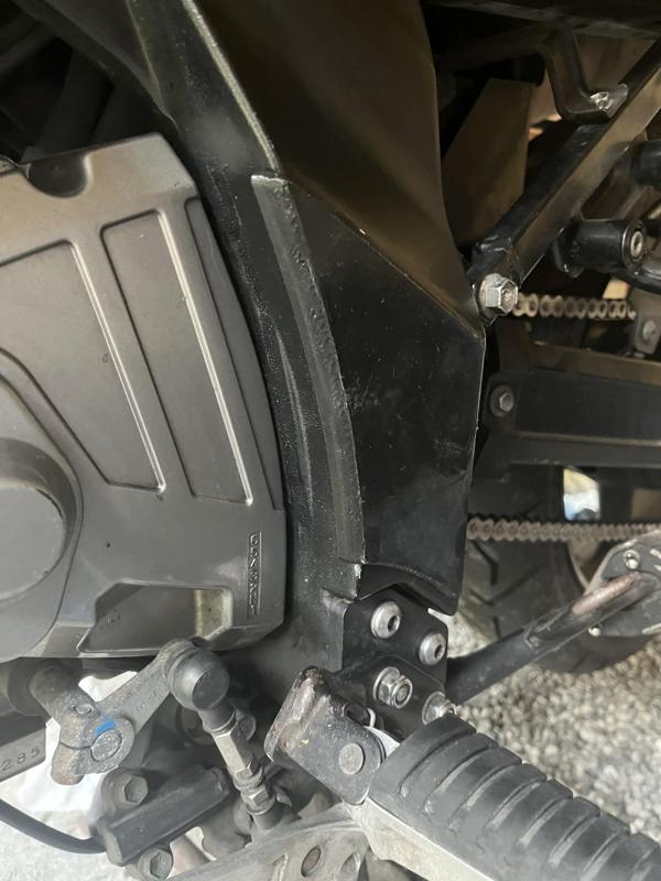 Suzuki V-Strom DL650 gen.1 COVER PIVOT L&R
