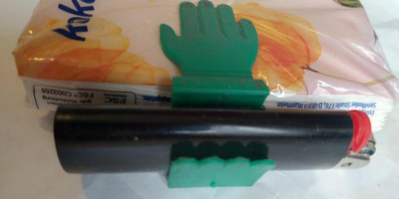 Zigeretten BIC feuerzeg halter