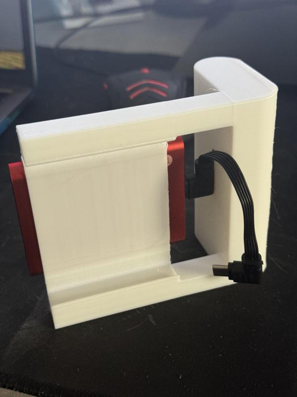 Iphone 15 Pro and T5 SSD Grip