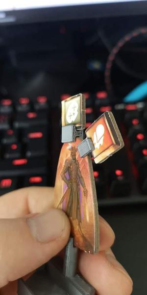 Gloomhaven clamps for debuffs/effects.