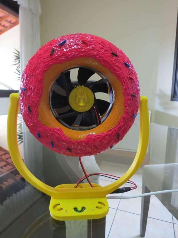 The Simpsons donut turned into a mini fan - Series - Home - S03E03