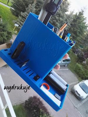 Desk organizer