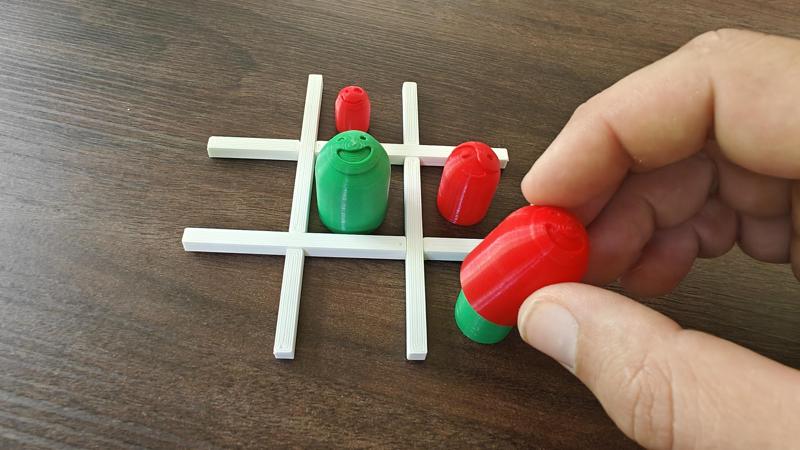 3D TicTacToe with storage/travel box