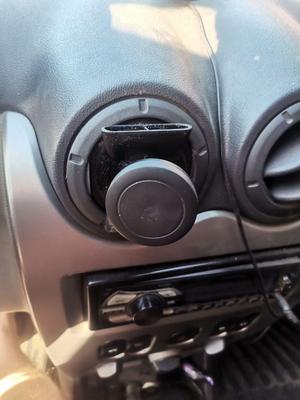 Renault Logan phone holder