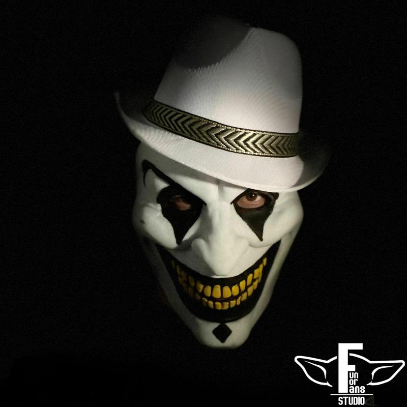 THE JESTER MASK EMBODIES MYSTERY AND TERROR THIS HALLOWEN!