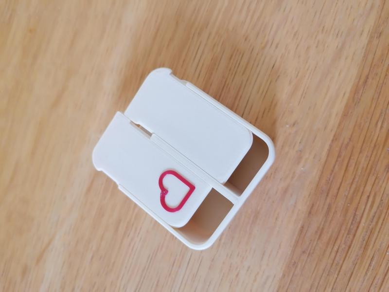 Box / Pillbox with Love and two compartments / Krabička (na léky) se dvěma přihrádkami