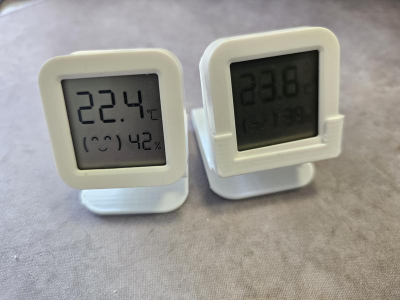 TuYa ZTH05 temperature sensor stand