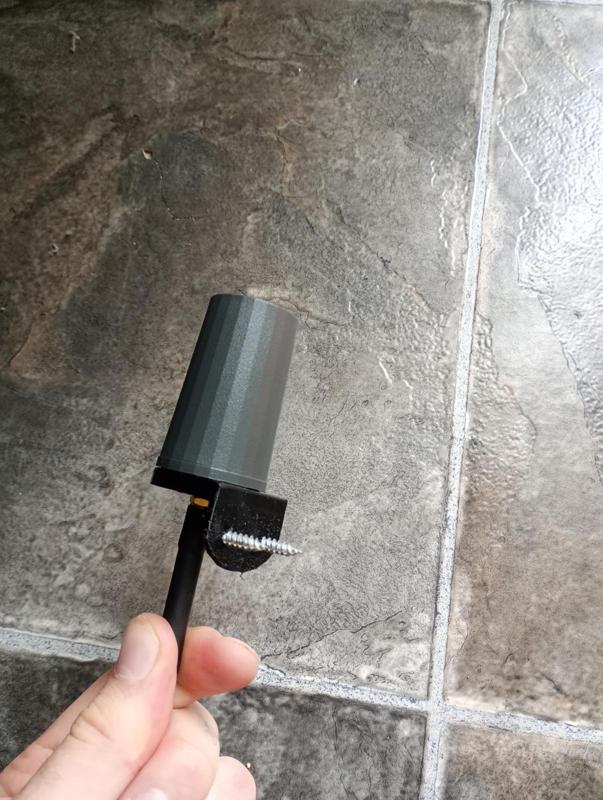 wall mount bracket for hc-610 antenna