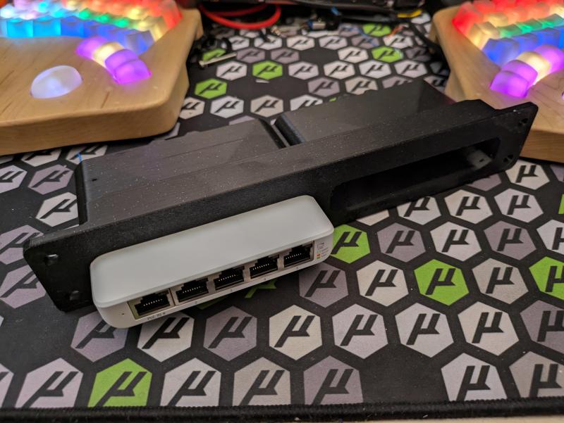 Unifi Switch Flex Mini 10-inch rack x2 holder: compatible with DIY and commercial mini racks!